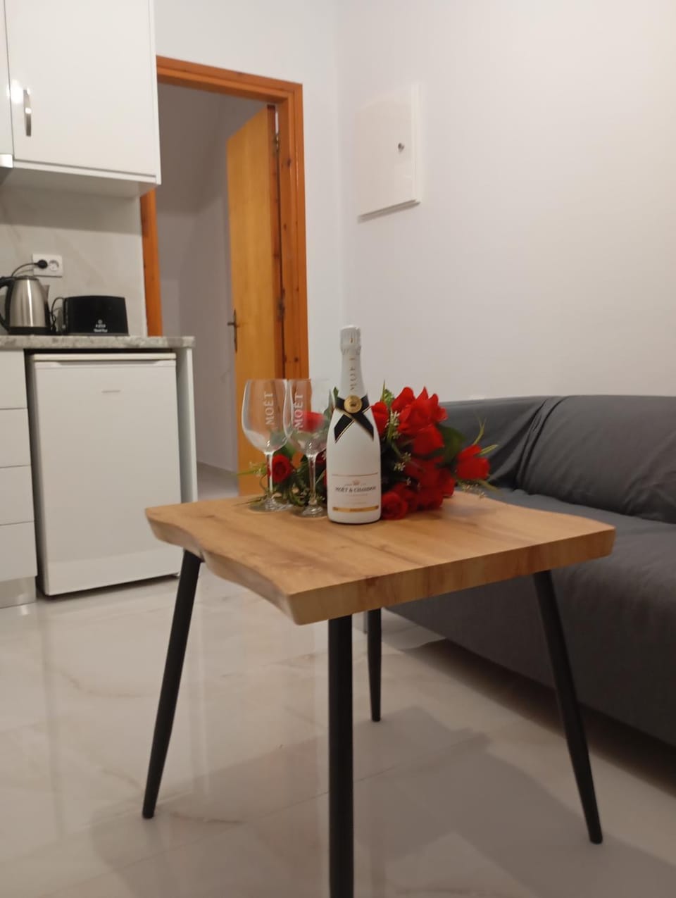 Kitchen or kitchenette, Living room, Seating area