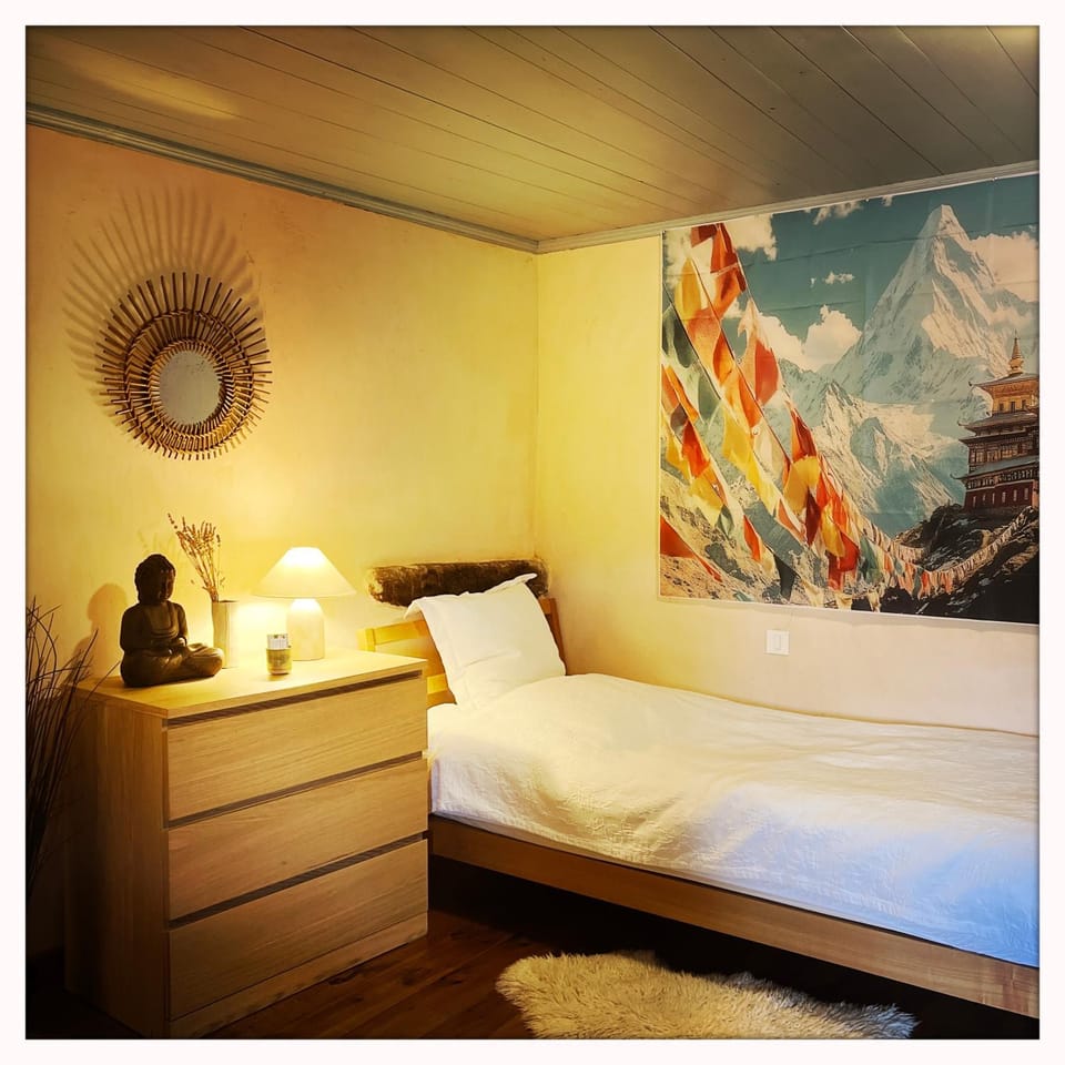 Pause bien-être & nature dans la chambre du moine Bed and Breakfast in Auvergne-Rhône-Alpes