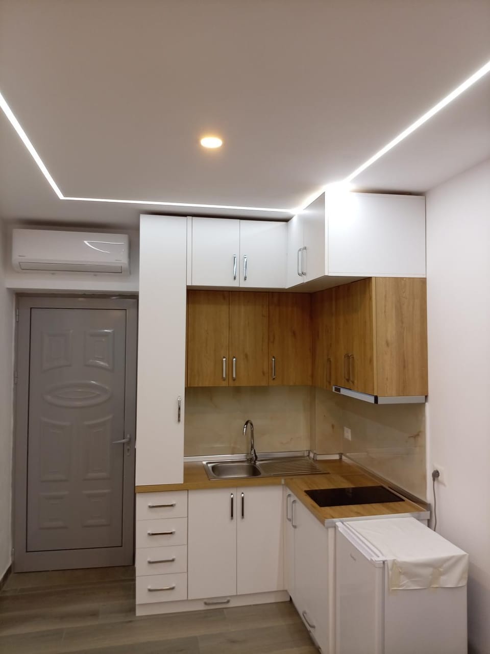 The twins nr25 Apartment in Tirana County, Albania