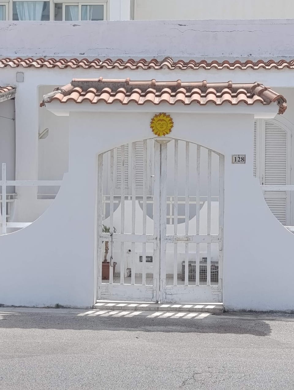 Facade/entrance, Day