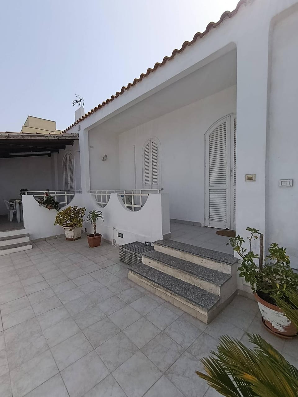 Patio, Day, Inner courtyard view