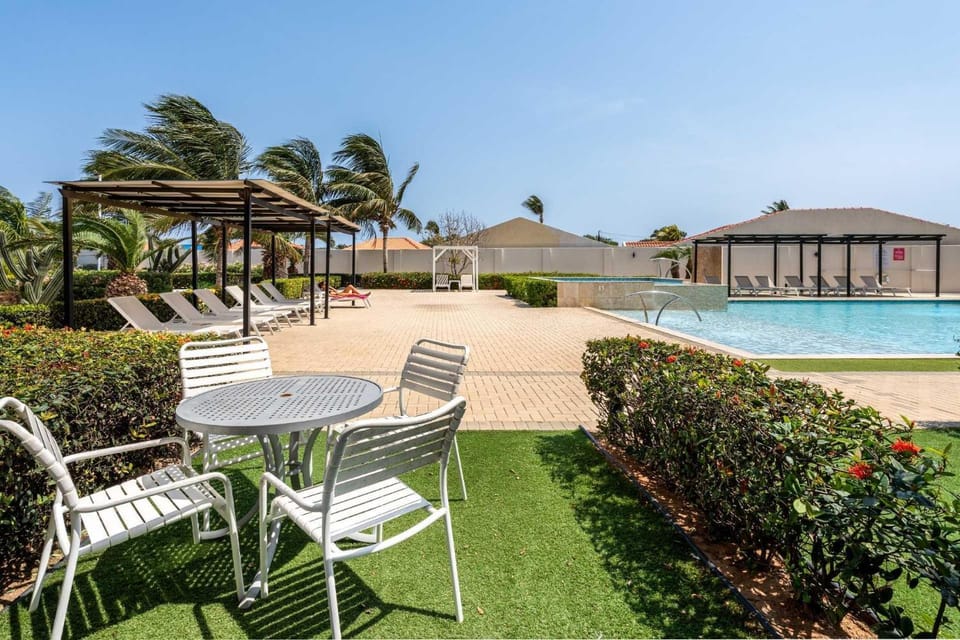 AL117 -Resort Pool-Beach Tennis court- 2BR condo-Close to Palm Beach House in Noord