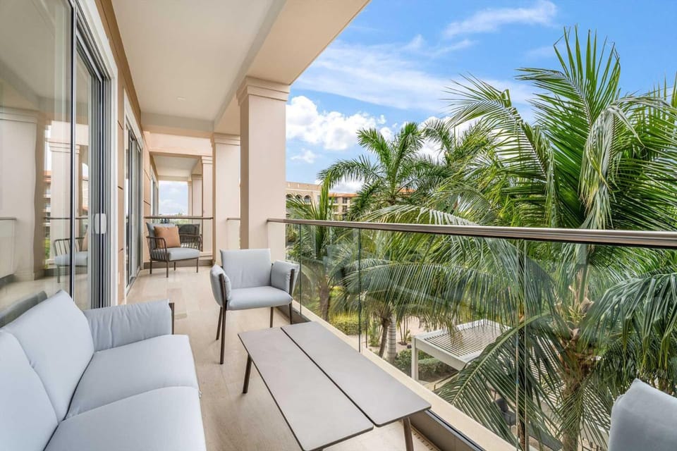 Eagle Beach - Luxury Beachscape 2BR condo - LV302 House in Noord