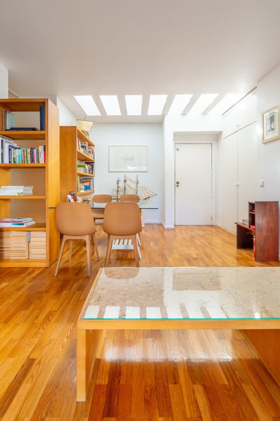Library, Living room, Seating area