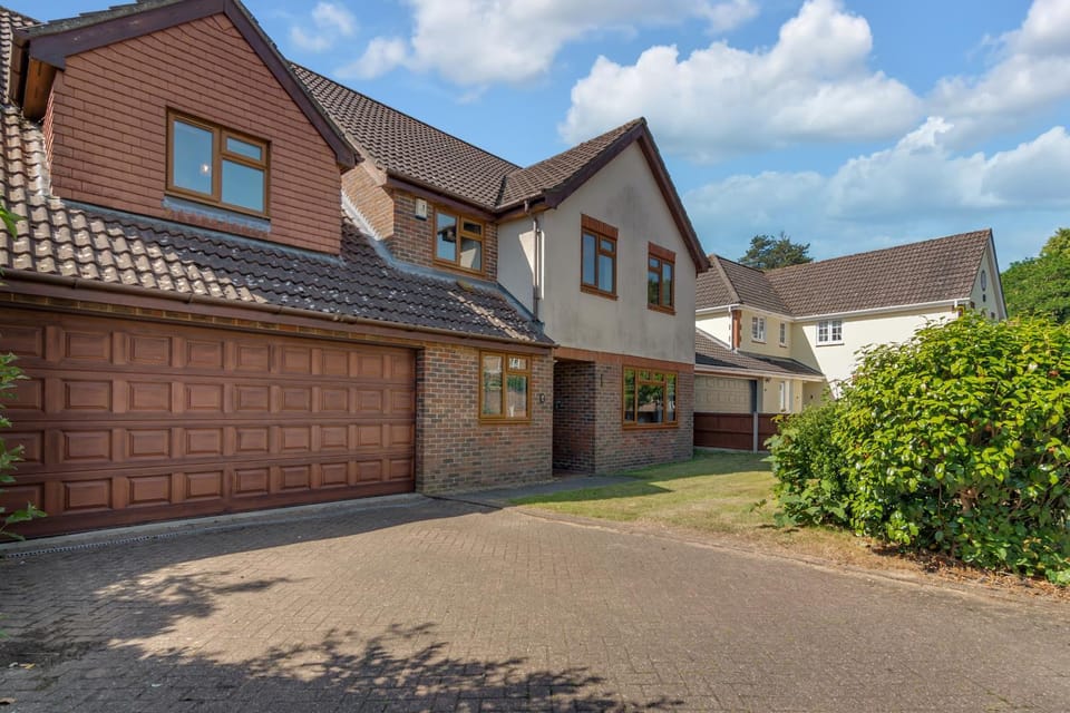 6BR Home Sleeps 11 Families & Business Groups House in Norwich