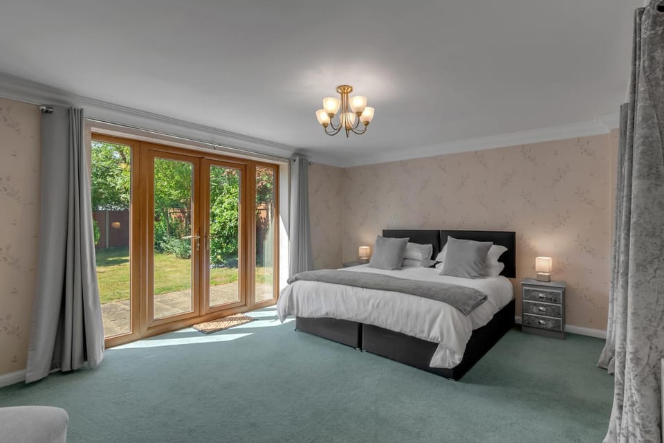 Bed, Photo of the whole room