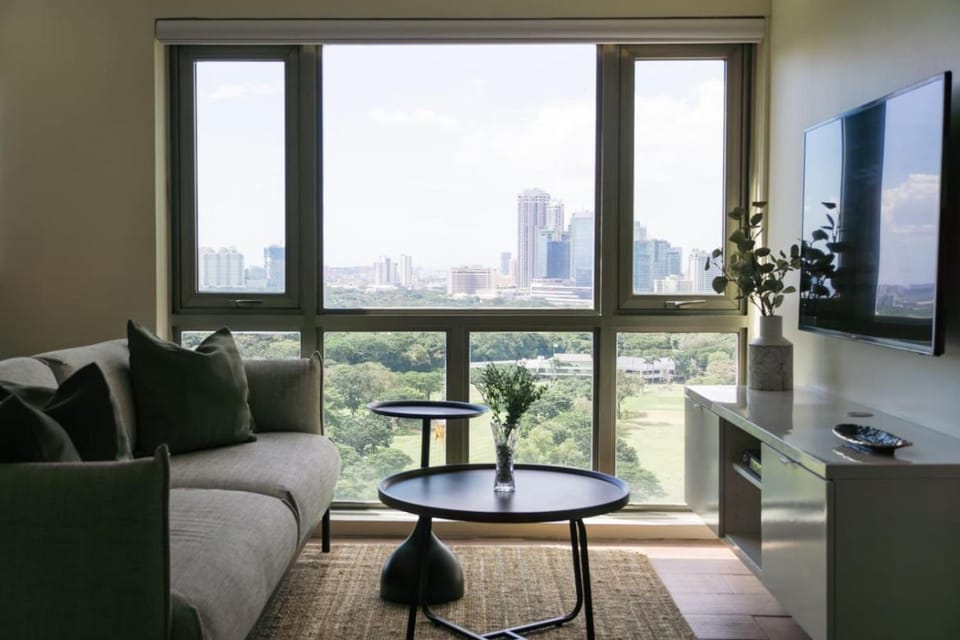 Communal lounge/ TV room, TV and multimedia, Living room, Seating area, Evening entertainment