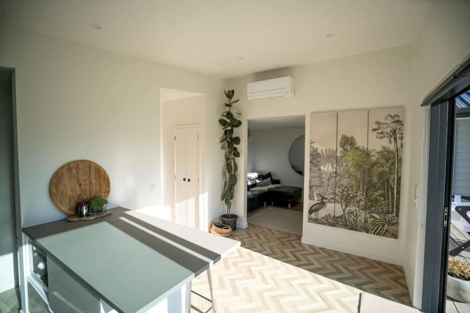 Sunny self contained unit in Shotover Apartment in Queenstown