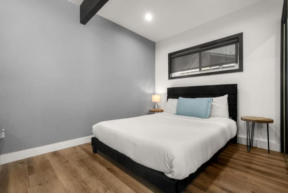 Clarendon Hideaway House in Woodland Hills