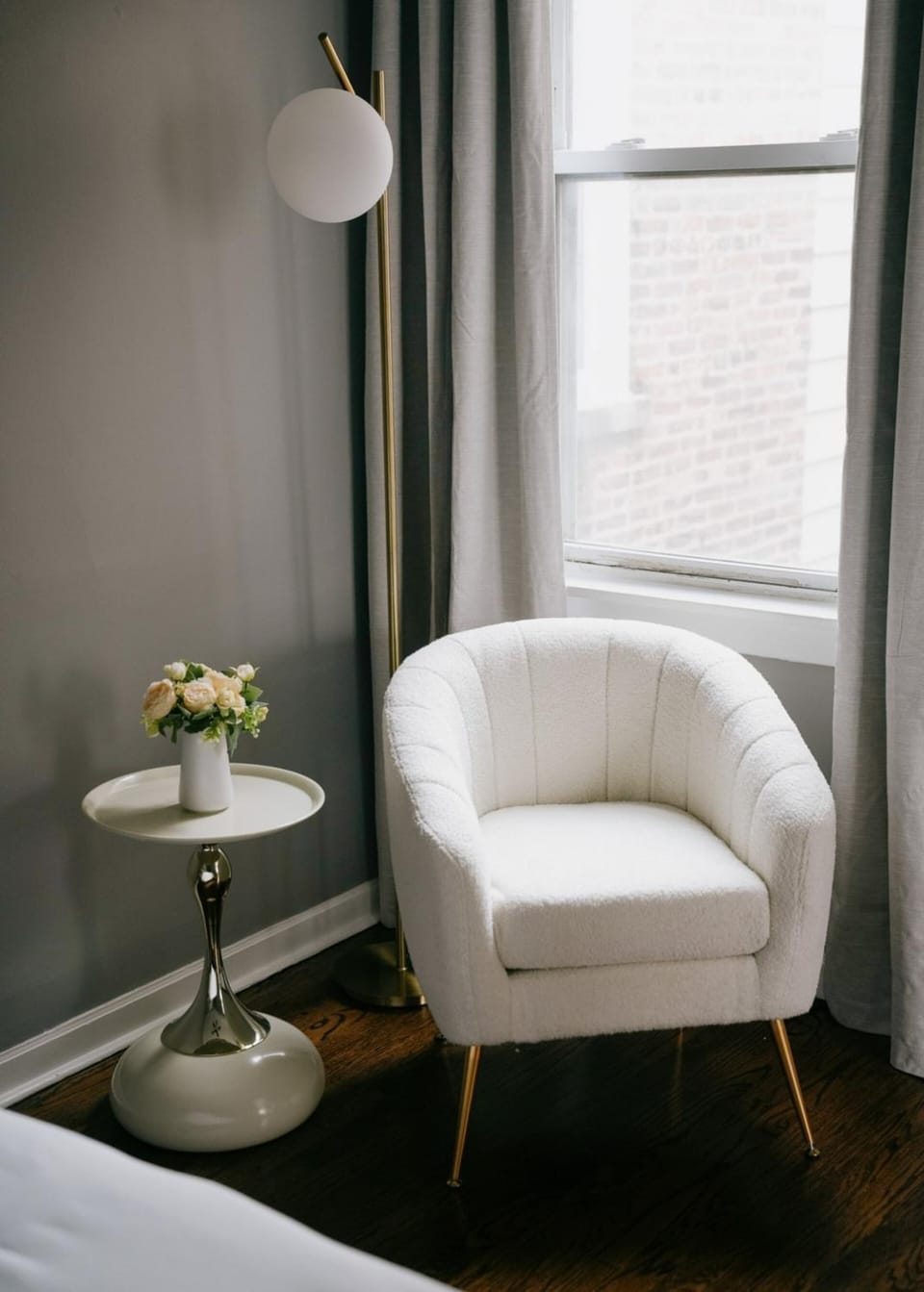 Sleeps7 • 2BR • Coffee Station • Backyard w/ Grill Apartment in Chicago
