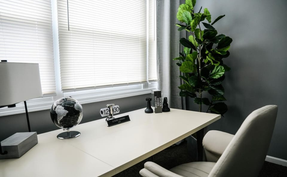 2BR w/ Workspace - Coffee Bar - Near Transit Apartment in Chicago