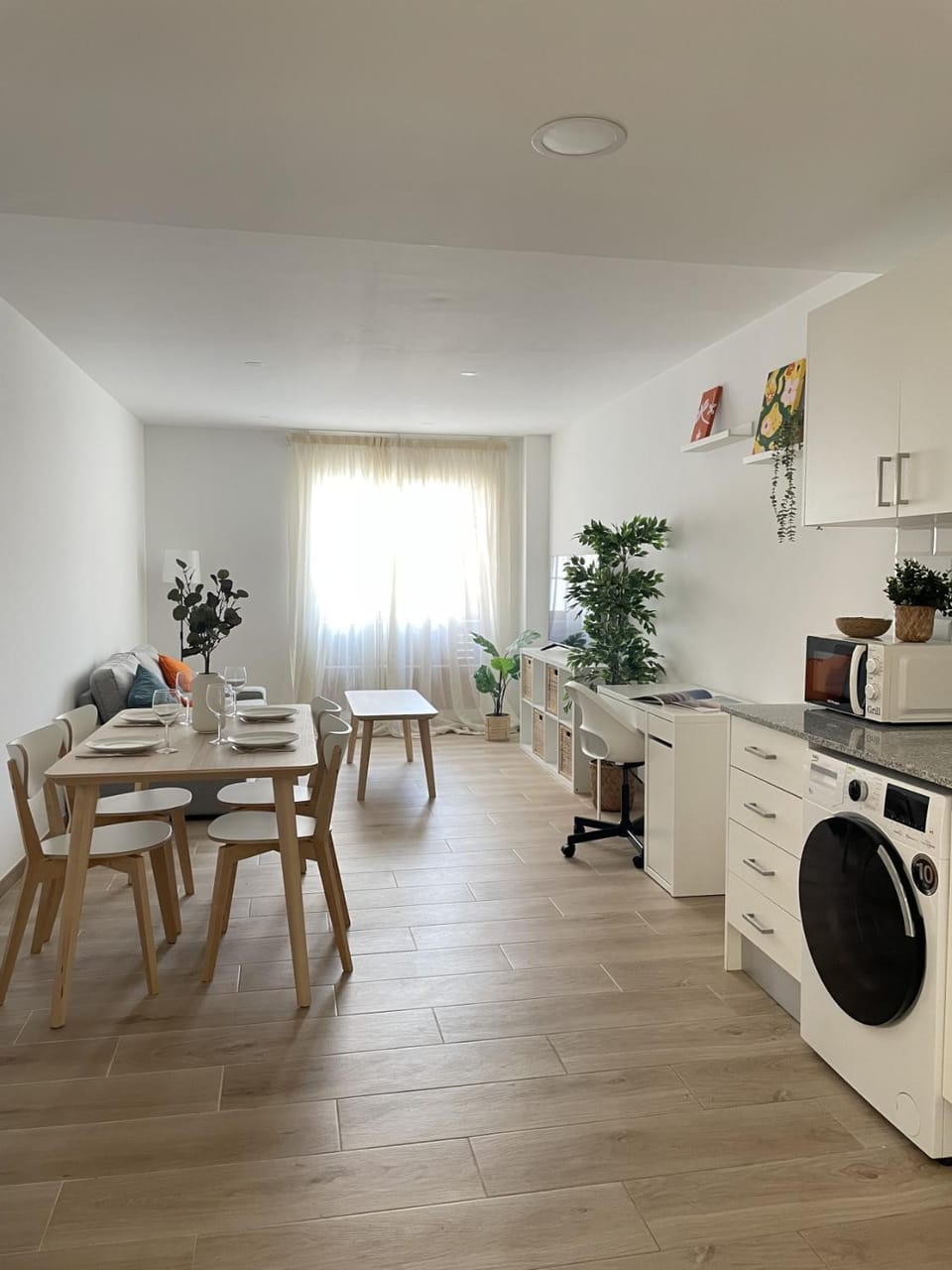Living room, Dining area