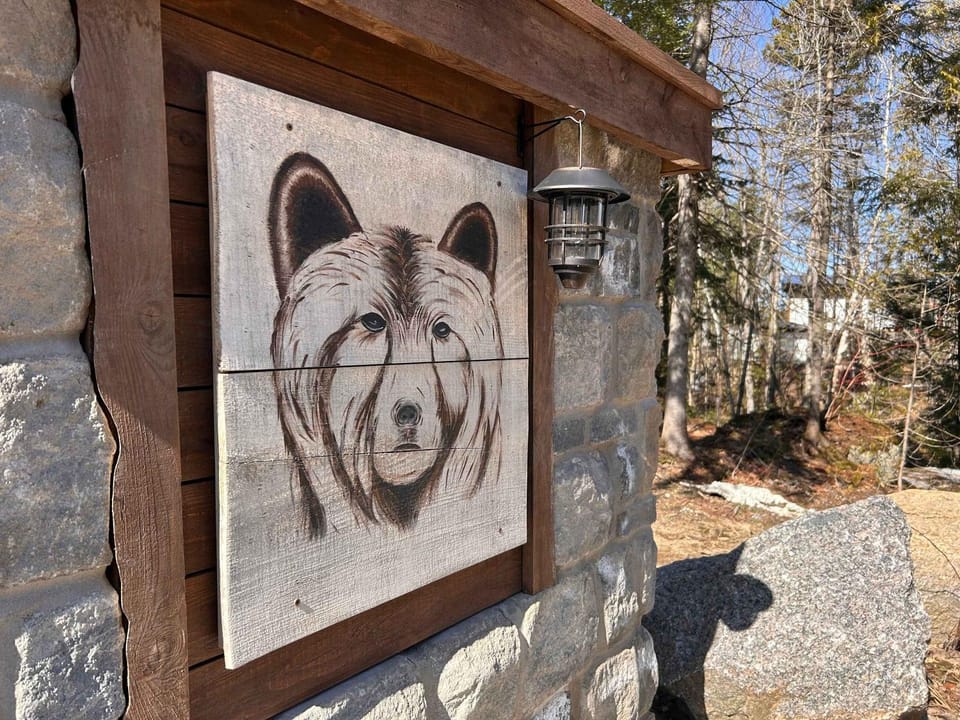 La Cache de l'Ours - Thermal Experience Spa&Sauna Chalet in Saint-Alexis-des-Monts