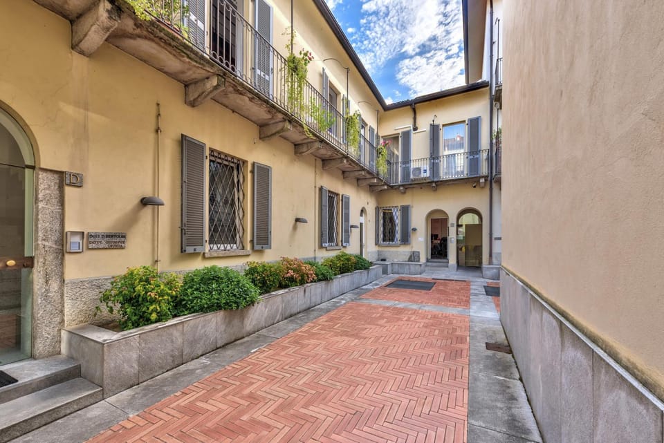 Property building, Neighbourhood, Street view