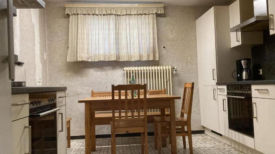Kitchen or kitchenette, Dining area, dishwasher, oven, stove, toaster