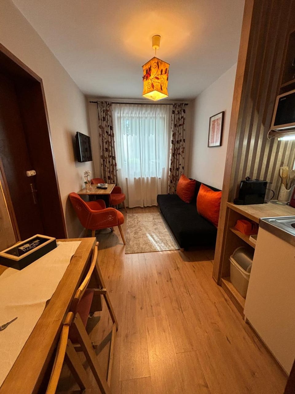 TV and multimedia, Living room, Dining area