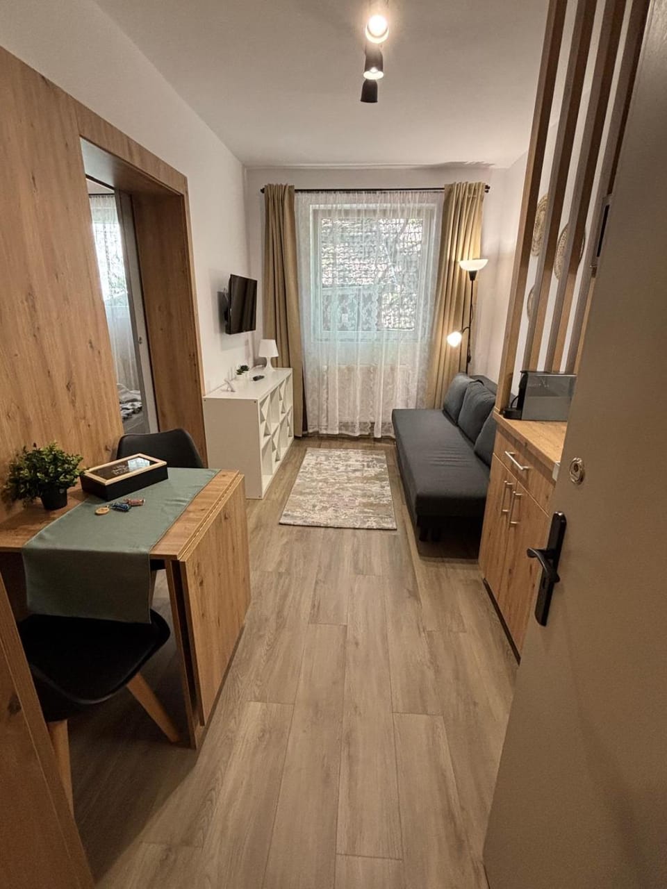 TV and multimedia, Kitchen or kitchenette, Living room, Dining area