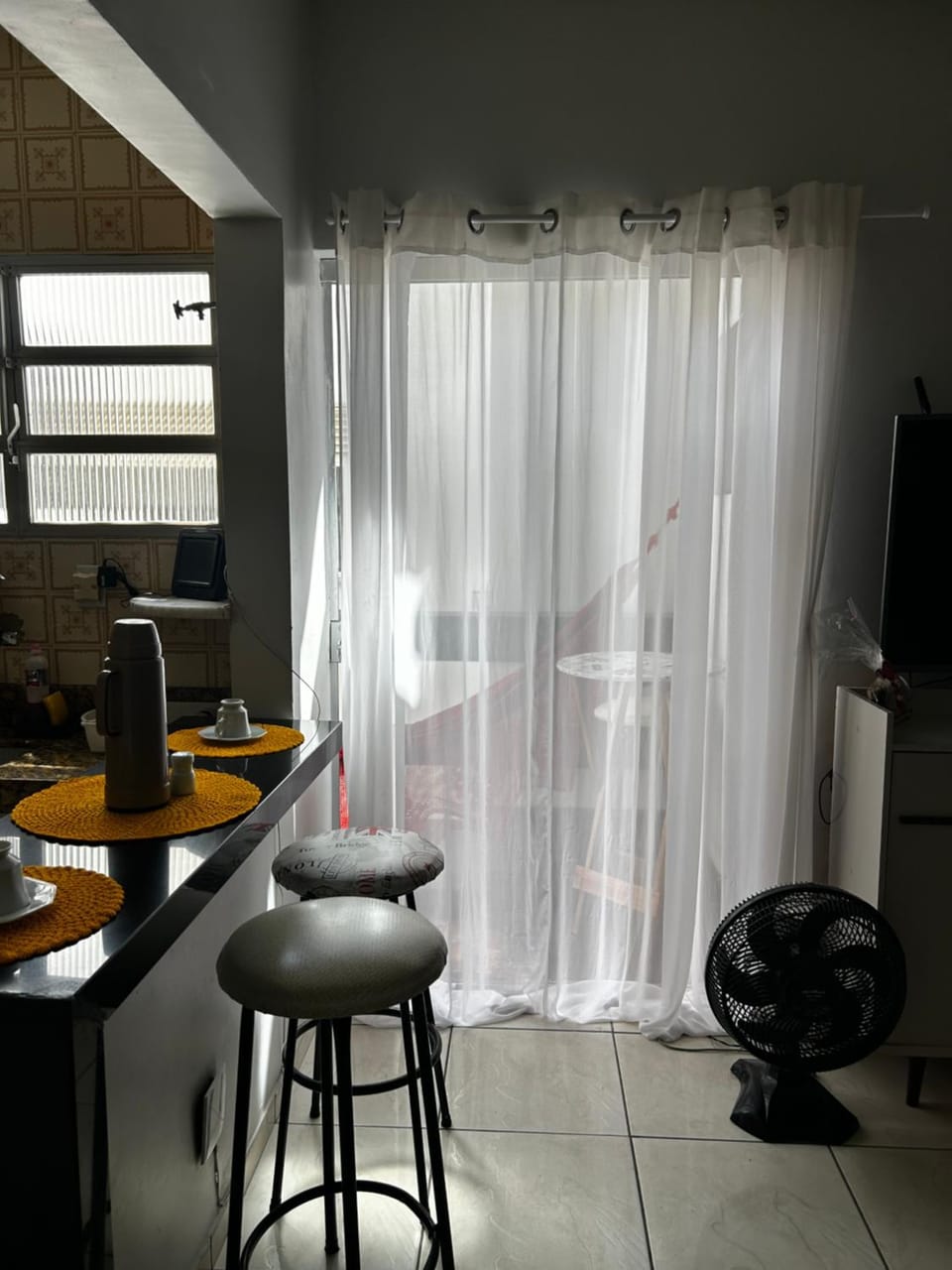 Seating area, Dining area
