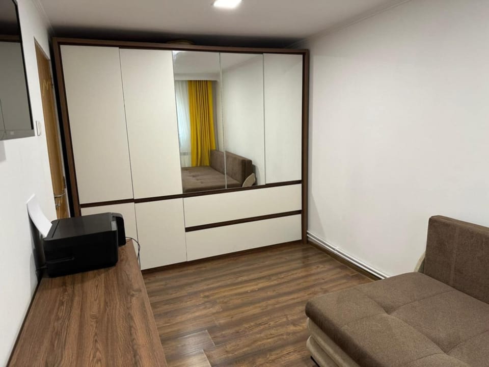 TV and multimedia, Seating area, wardrobe