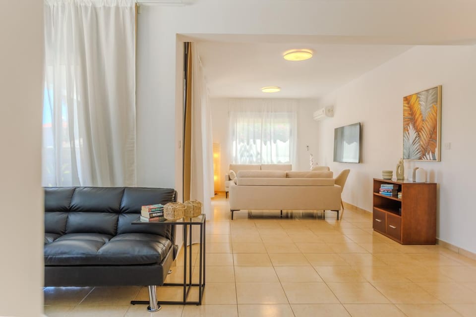 Villa Ronika - Holidays in Coral Bay Villa in Peyia