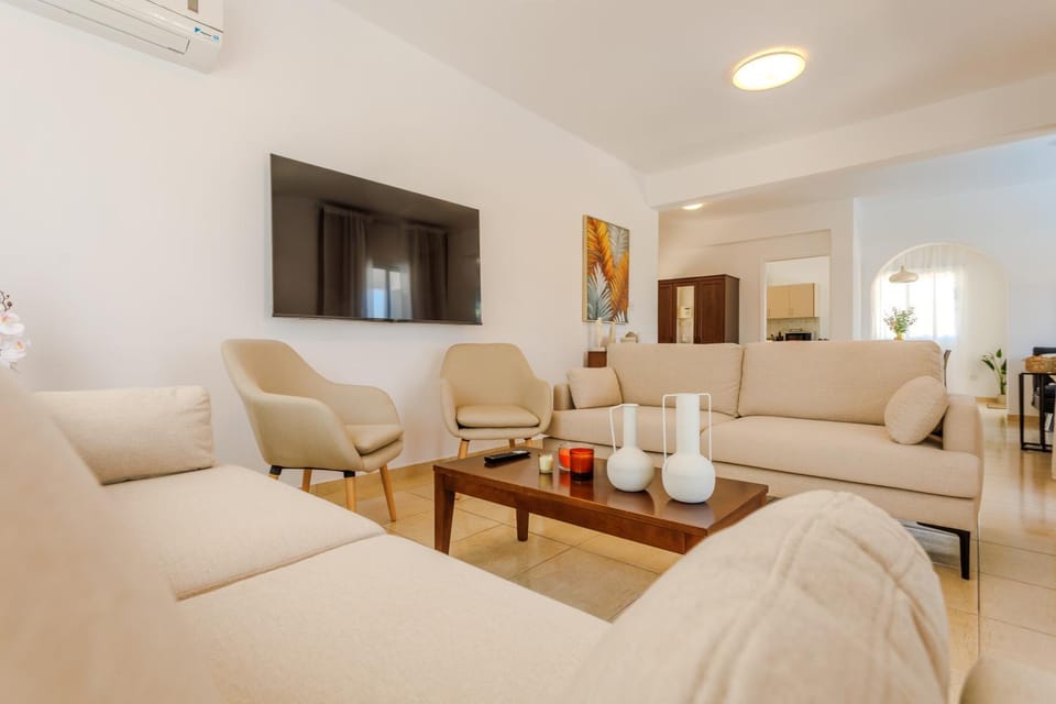 Villa Ronika - Holidays in Coral Bay Villa in Peyia