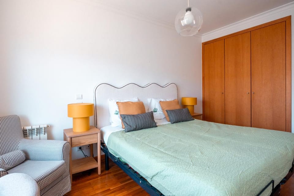 Bed, Photo of the whole room, Bedroom, wardrobe