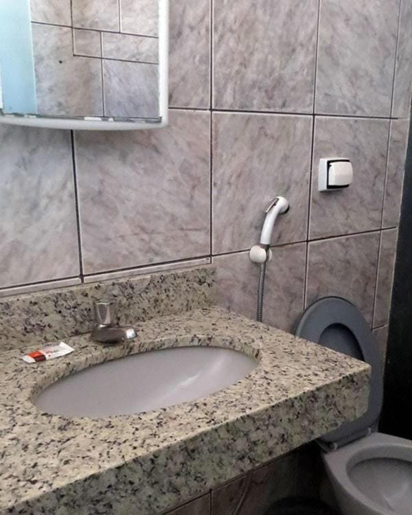 Shower, Toilet