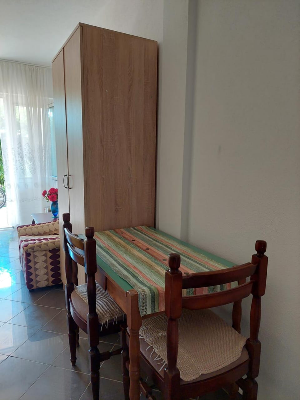 Seating area, Dining area, wardrobe