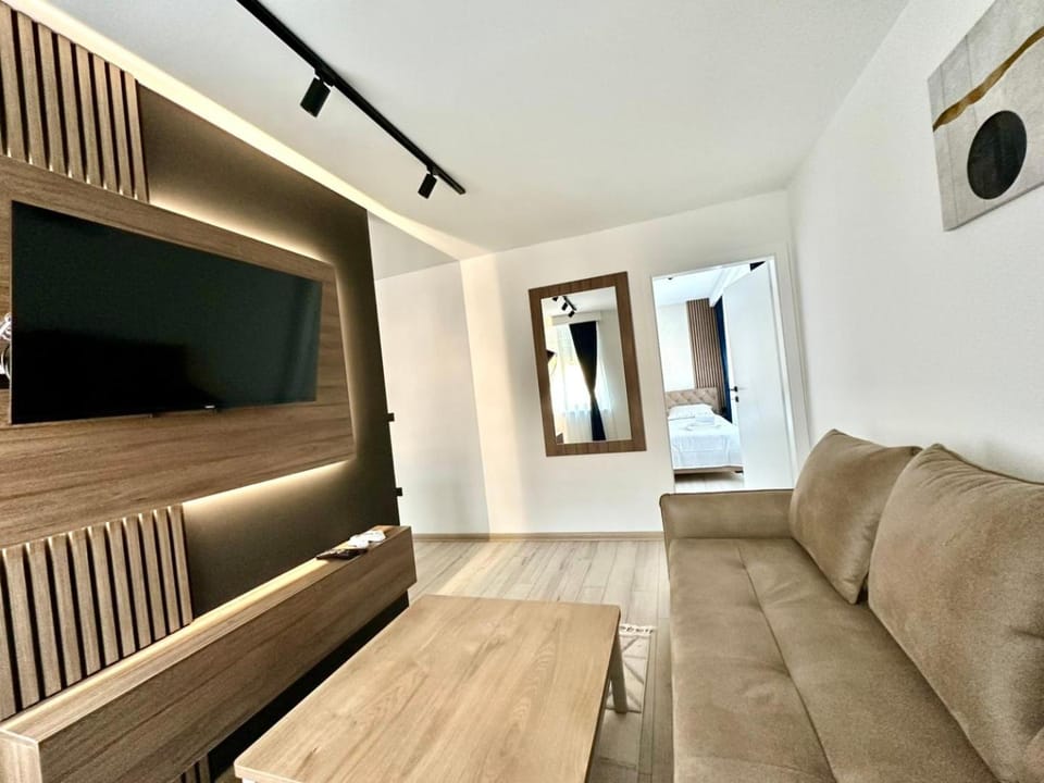 Communal lounge/ TV room, TV and multimedia, Living room, Seating area, Evening entertainment