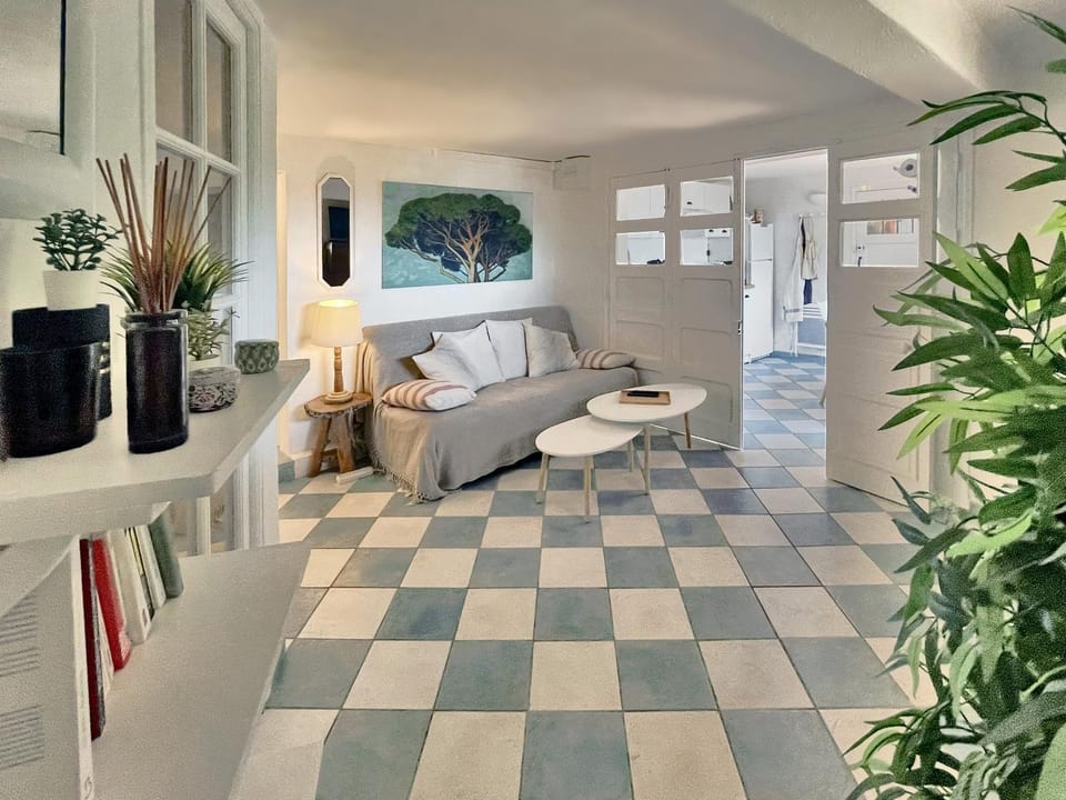 Living room, air conditioner