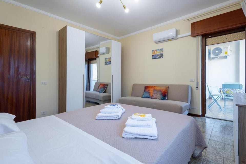 Bed, Photo of the whole room, Bedroom, towels, wardrobe, air conditioner