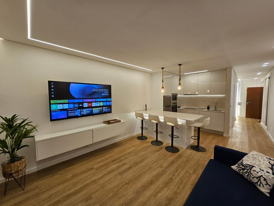 Communal lounge/ TV room, TV and multimedia, Kitchen or kitchenette, Living room, Seating area, Dining area, Evening entertainment