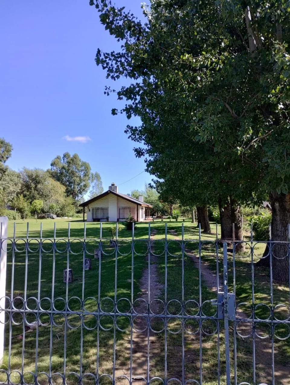 LA ARAUCARIA, Casa de Campo House in Buenos Aires Province