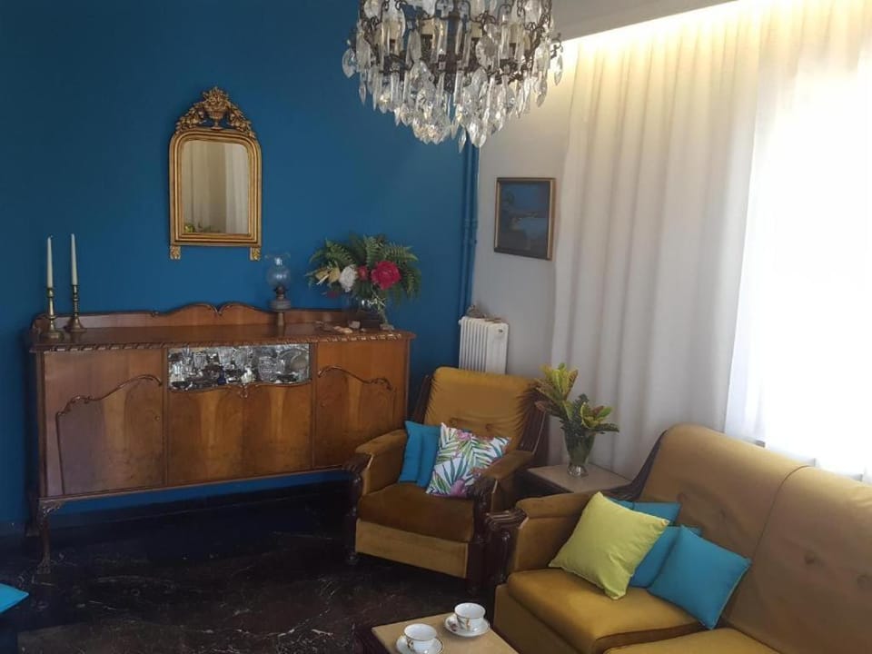 The Athenian Vintage Apartment in Athens