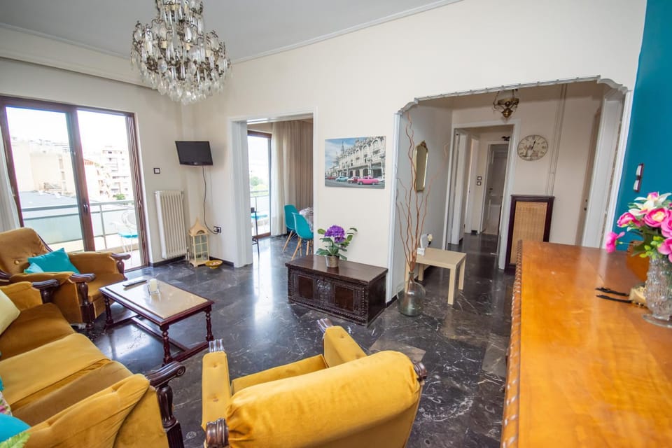 The Athenian Vintage Apartment in Athens