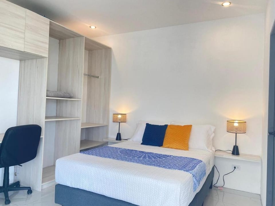 Bed, Photo of the whole room, Seating area, Bedroom, wardrobe, air conditioner