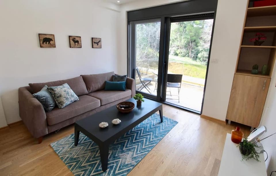 Living room, Garden view