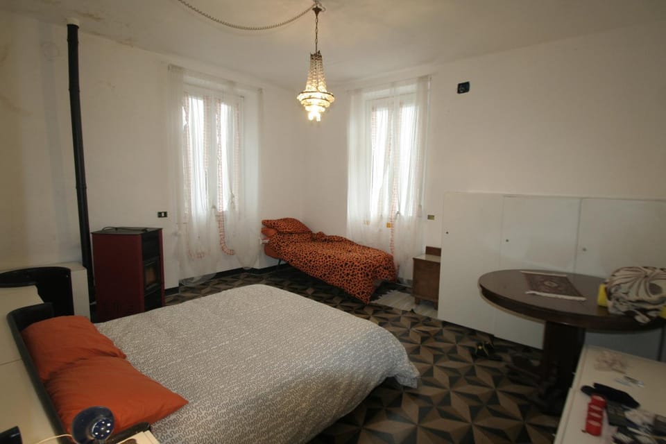 Day, Photo of the whole room