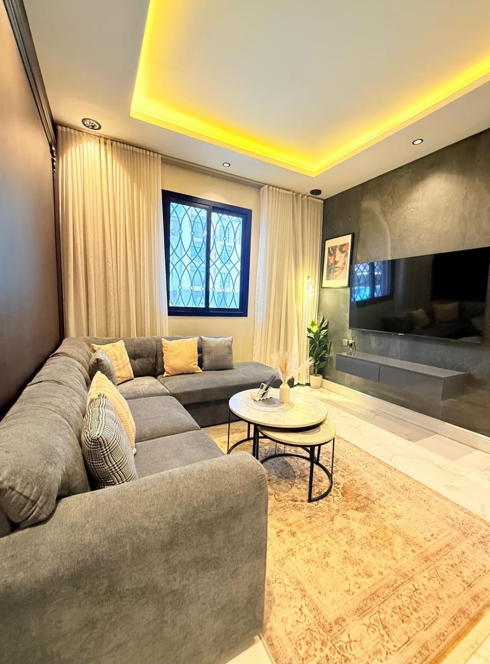 Communal lounge/ TV room, TV and multimedia, Living room, Seating area, Evening entertainment