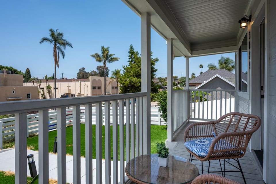 2BR Bungalow Parking WD Near Downtown House in San Diego