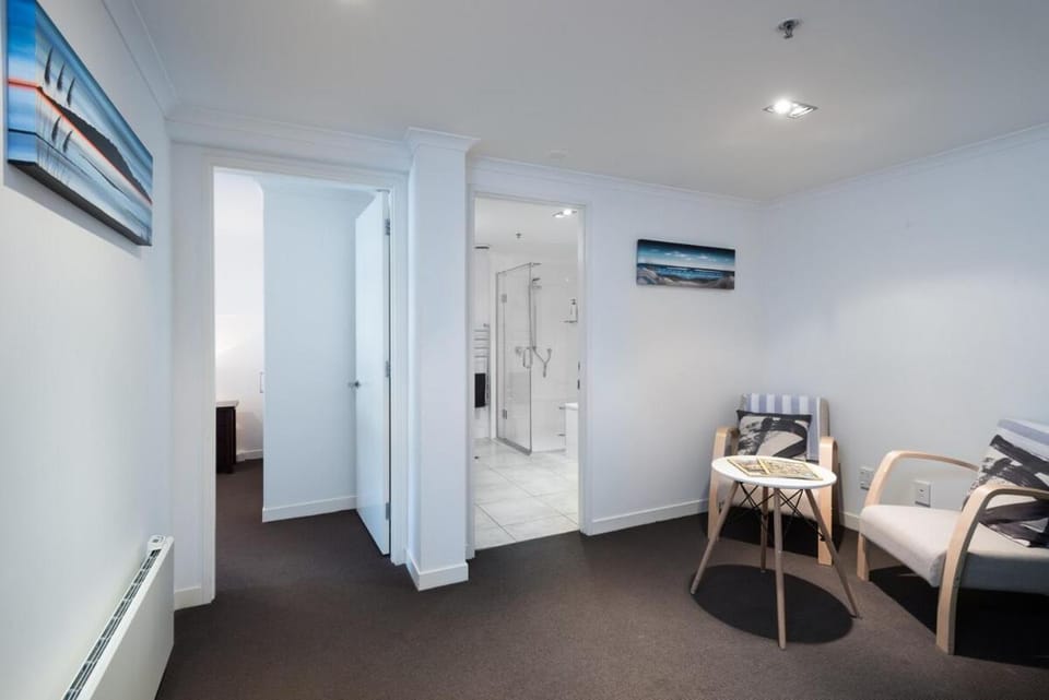 Bathroom, Seating area