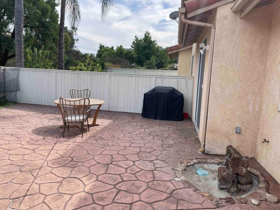 Family-Friendly Sunny SD Escape, Sleeps 8, Beach, Zoo, Downtown & Convention Center House in Rancho Penasquitos