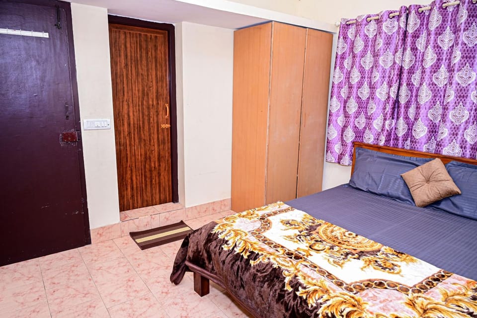 Bed, Photo of the whole room, Bedroom, wardrobe