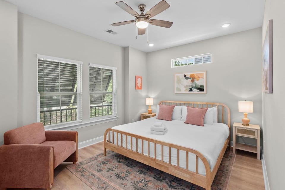 The Pink Panther-Ocean side-Pet Friendly House in Myrtle Beach
