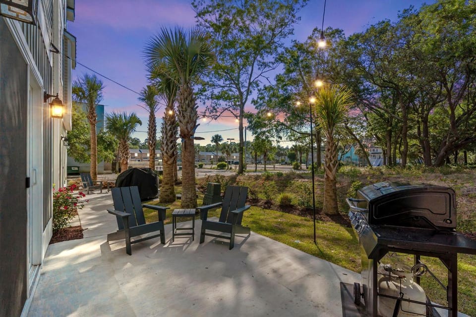 The Pink Panther-Ocean side-Pet Friendly House in Myrtle Beach