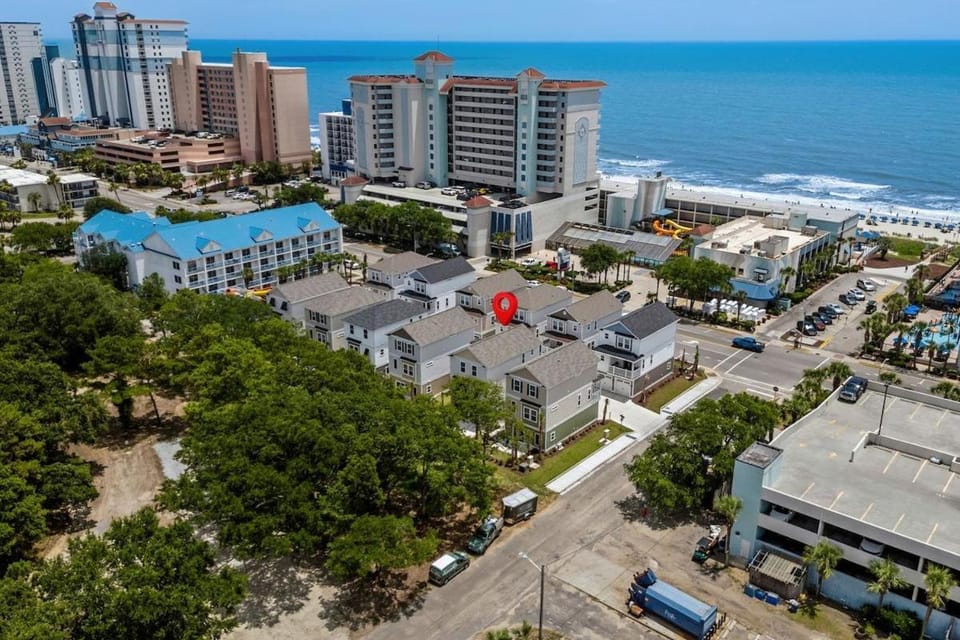 The Pink Panther-Ocean side-Pet Friendly House in Myrtle Beach