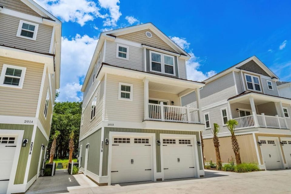 The Pink Panther-Ocean side-Pet Friendly House in Myrtle Beach