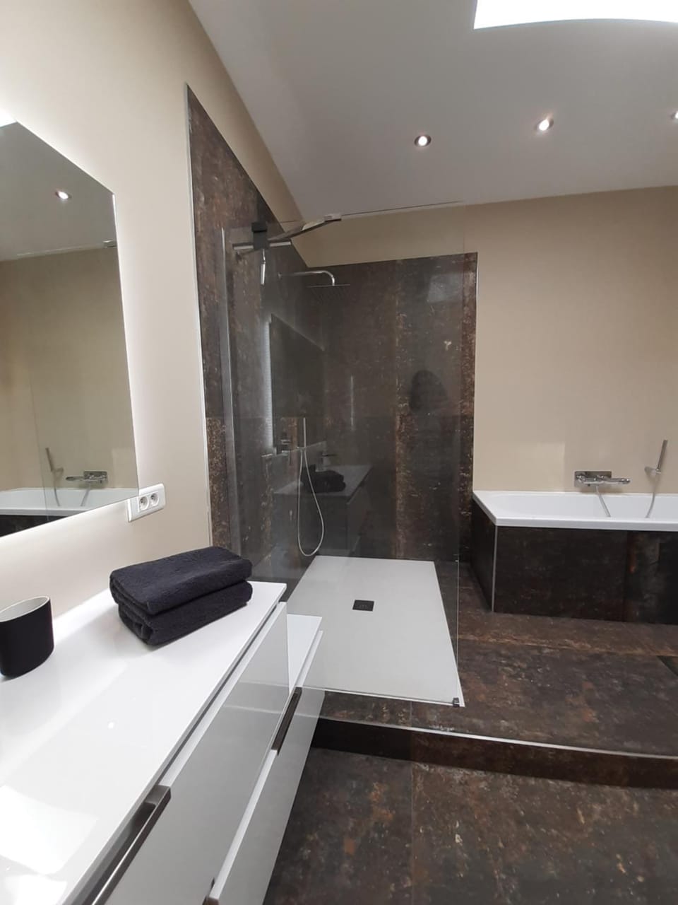 Shower, Bathroom, Bath, towels
