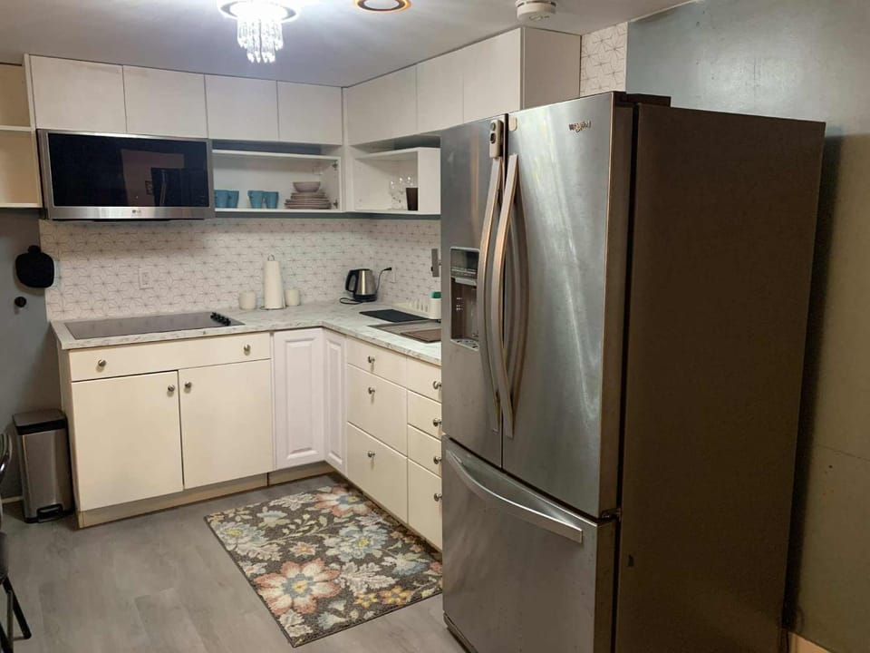 Kitchen or kitchenette, oven, stove