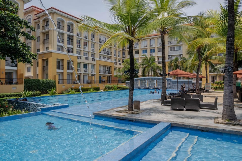 Property building, Restaurant/places to eat, Swimming pool, Breakfast